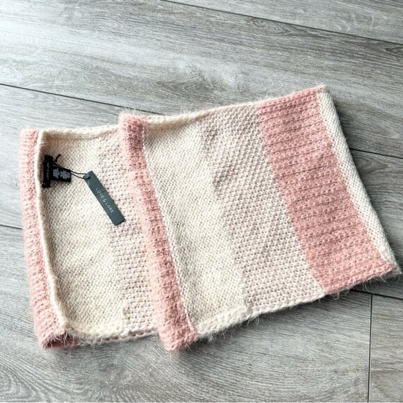 NWT Love & Lore Pink Ivory Knitted Circle Infinity Scarf - Picture 8 of 8